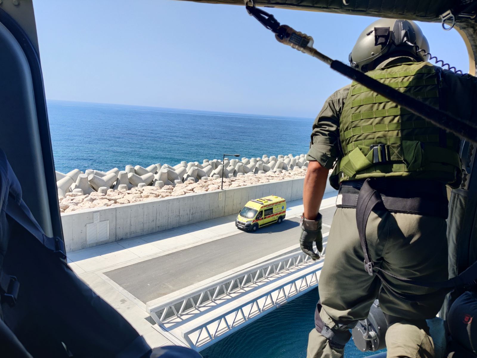 Execution of familiarization flights at the Ayia Napa Marina Heliport by Helicopters of the RoC SAR System